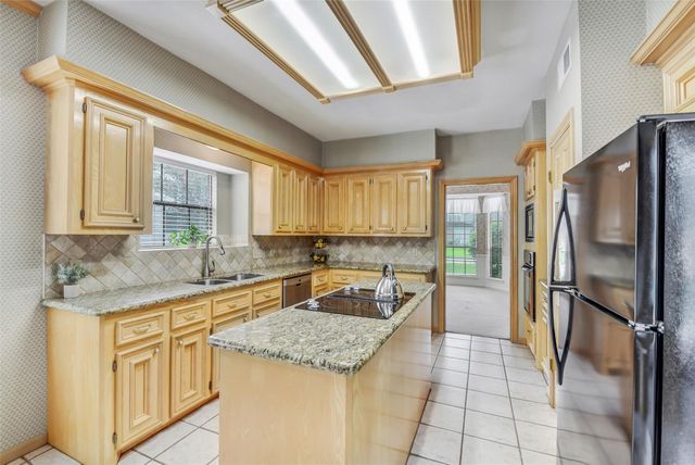 5623 Spring Lodge Drive, Kingwood, TX 77345