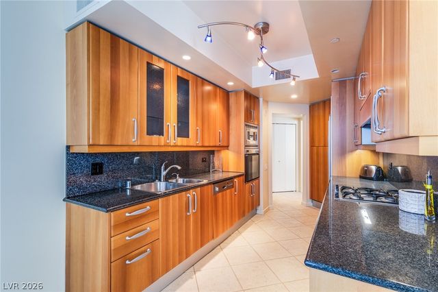2877 Paradise Road 1406, Las Vegas, NV 89109