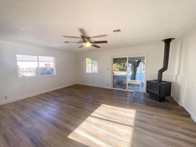 3450 Sierra View Ln, Sacramento, CA 95821