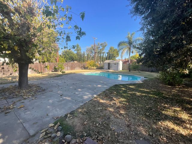 3450 Sierra View Ln, Sacramento, CA 95821