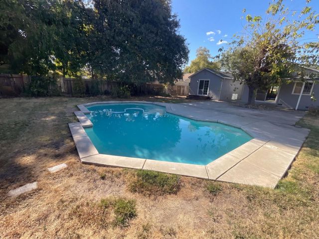 3450 Sierra View Ln, Sacramento, CA 95821