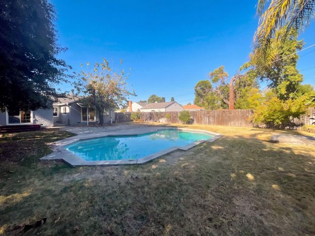 3450 Sierra View Ln, Sacramento, CA 95821