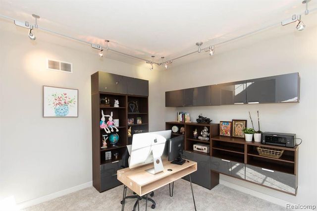 27123 Victoria Road, Novi, MI 48374