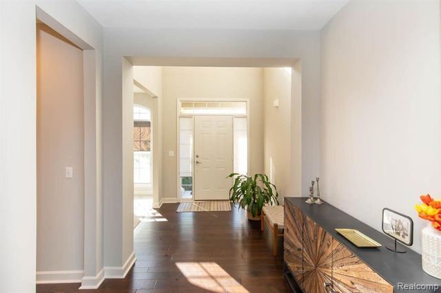 27123 Victoria Road, Novi, MI 48374