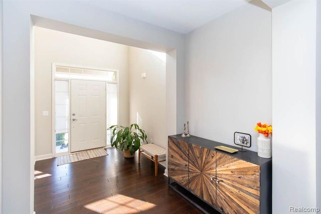 27123 Victoria Road, Novi, MI 48374