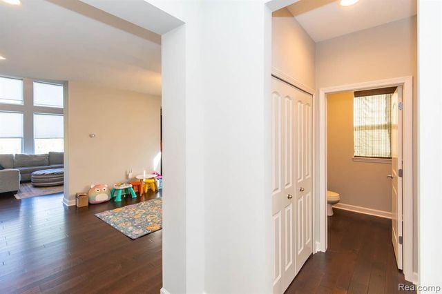 27123 Victoria Road, Novi, MI 48374