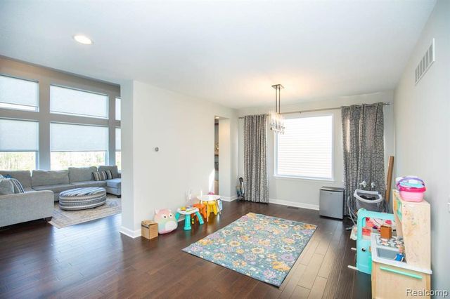 27123 Victoria Road, Novi, MI 48374