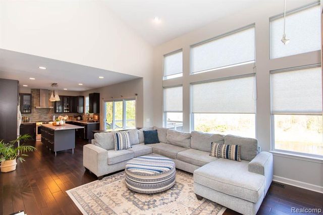 27123 Victoria Road, Novi, MI 48374