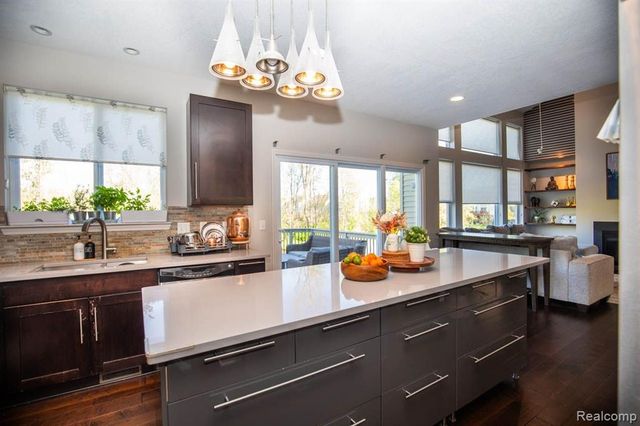 27123 Victoria Road, Novi, MI 48374