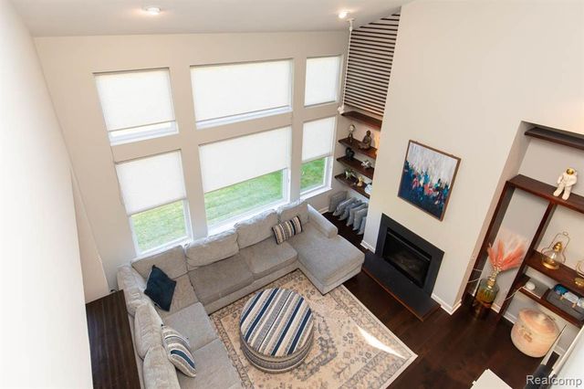 27123 Victoria Road, Novi, MI 48374