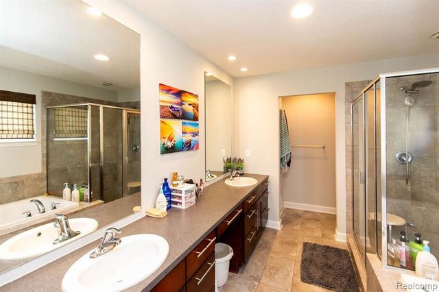 27123 Victoria Road, Novi, MI 48374