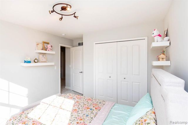 27123 Victoria Road, Novi, MI 48374