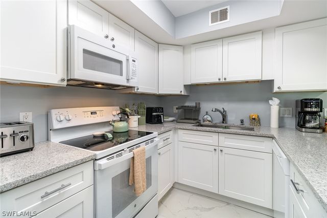 146 Clyburn WAY W I-6, Marco Island, FL 34145