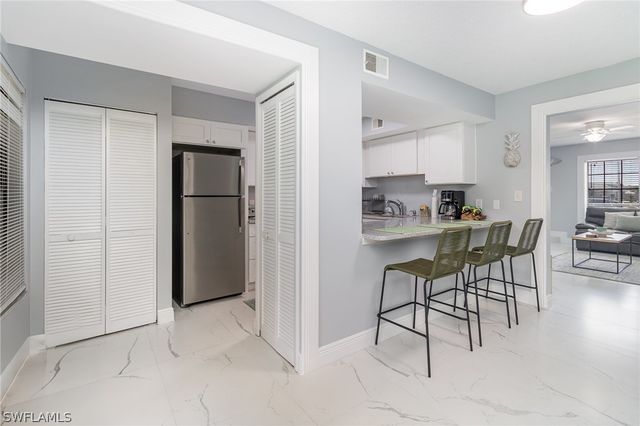 146 Clyburn WAY W I-6, Marco Island, FL 34145