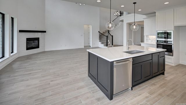 139 Hillside Park, San Antonio, TX 78253