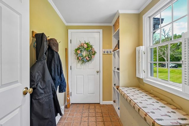 2 Berkley Cir, Hingham, MA 02043