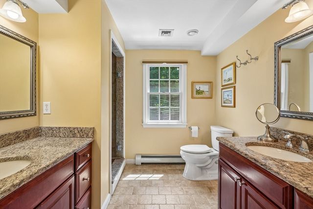 2 Berkley Cir, Hingham, MA 02043