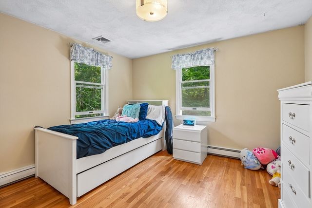 2 Berkley Cir, Hingham, MA 02043