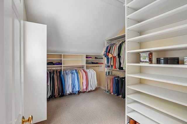 2 Berkley Cir, Hingham, MA 02043
