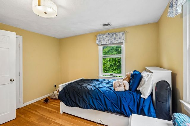 2 Berkley Cir, Hingham, MA 02043