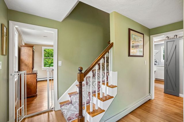 2 Berkley Cir, Hingham, MA 02043