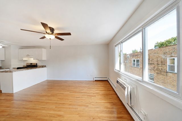 4306 N Keystone Avenue 303, Chicago, IL 60641