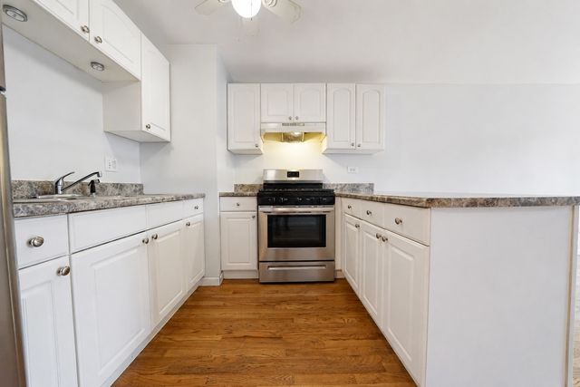 4306 N Keystone Avenue 303, Chicago, IL 60641