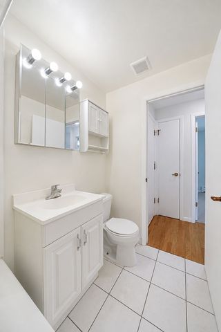 4306 N Keystone Avenue 303, Chicago, IL 60641