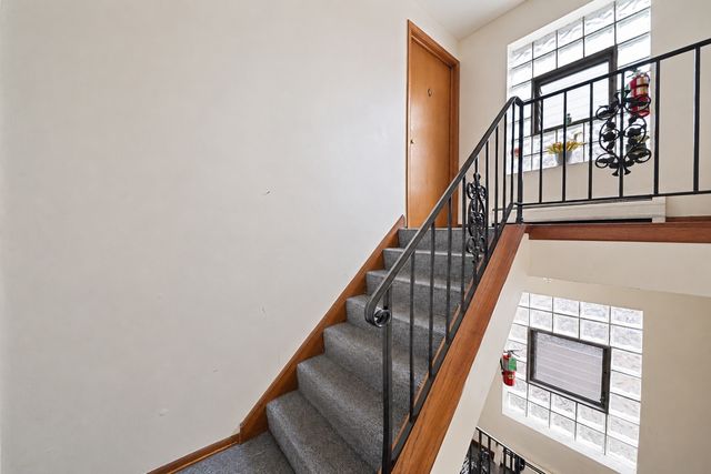 4306 N Keystone Avenue 303, Chicago, IL 60641
