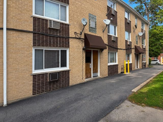 4306 N Keystone Avenue 303, Chicago, IL 60641