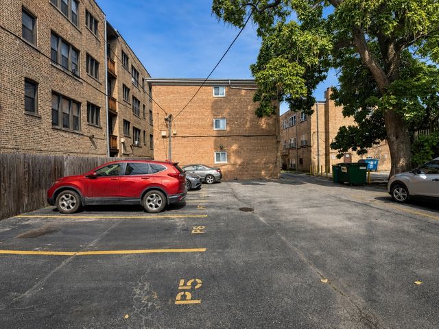 4306 N Keystone Avenue 303, Chicago, IL 60641
