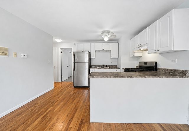 4306 N Keystone Avenue 303, Chicago, IL 60641