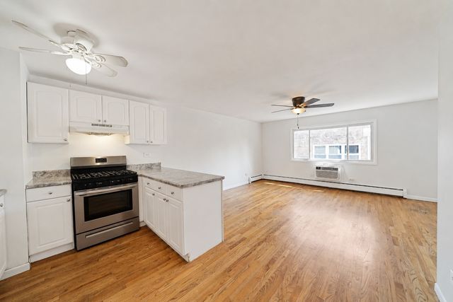 4306 N Keystone Avenue 303, Chicago, IL 60641