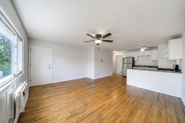 4306 N Keystone Avenue 303, Chicago, IL 60641