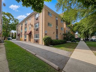 4306 N Keystone Avenue 303, Chicago, IL 60641