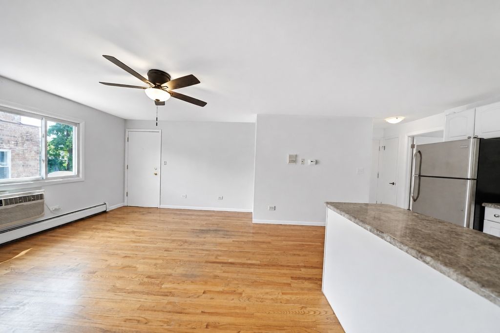4306 N Keystone Avenue 303, Chicago, IL 60641 — photo 4