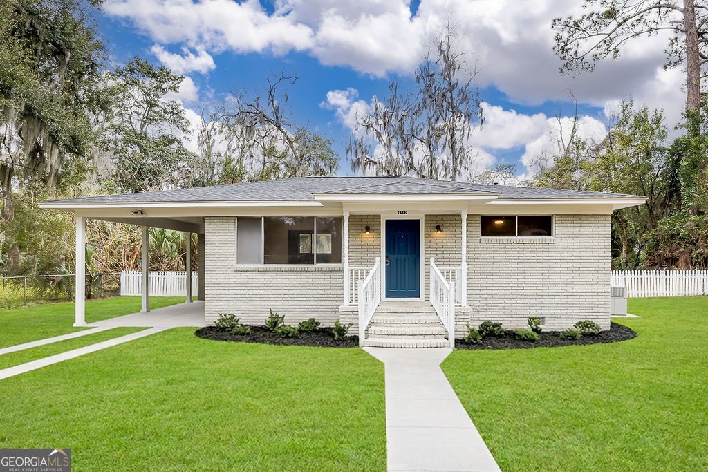 2105 Saint Johns Avenue, Savannah, GA 31404