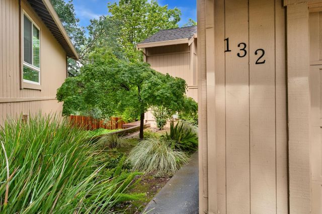 132 Morning Dove Ln, Folsom, CA 95630
