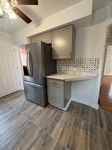 734 Highland Street, Wyandotte, MI 48192