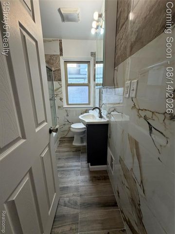 734 Highland Street, Wyandotte, MI 48192