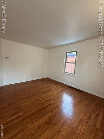 734 Highland Street, Wyandotte, MI 48192