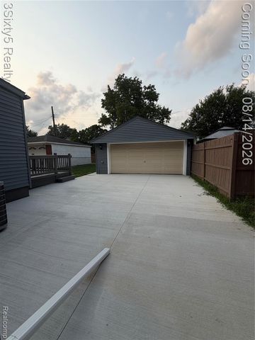 734 Highland Street, Wyandotte, MI 48192