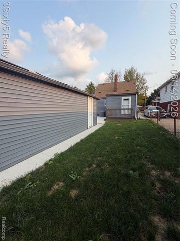 734 Highland Street, Wyandotte, MI 48192