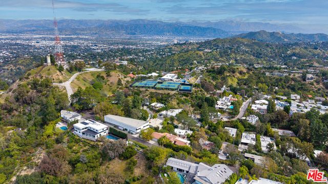 2480 Briarcrest Road, Beverly Hills, CA 90210