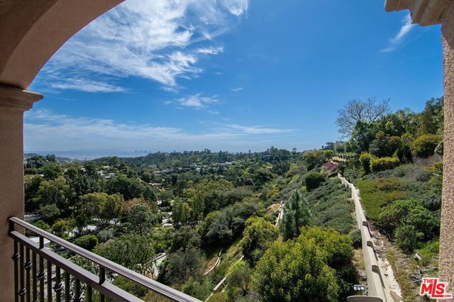 2480 Briarcrest Road, Beverly Hills, CA 90210