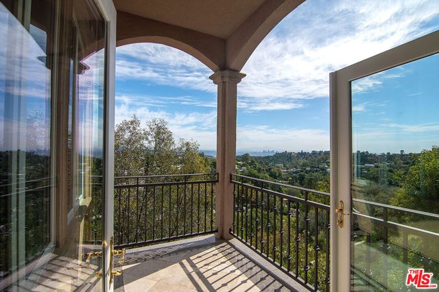 2480 Briarcrest Road, Beverly Hills, CA 90210