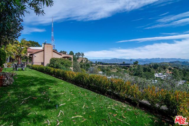 2480 Briarcrest Road, Beverly Hills, CA 90210