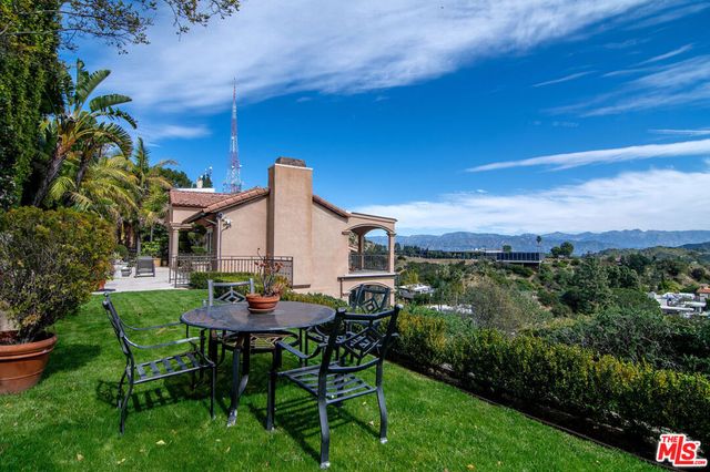 2480 Briarcrest Road, Beverly Hills, CA 90210