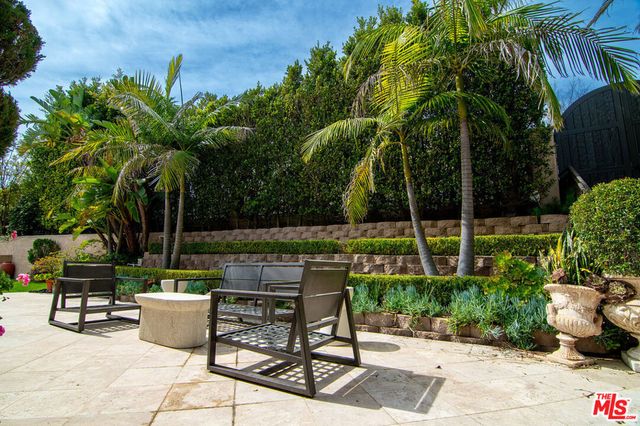 2480 Briarcrest Road, Beverly Hills, CA 90210