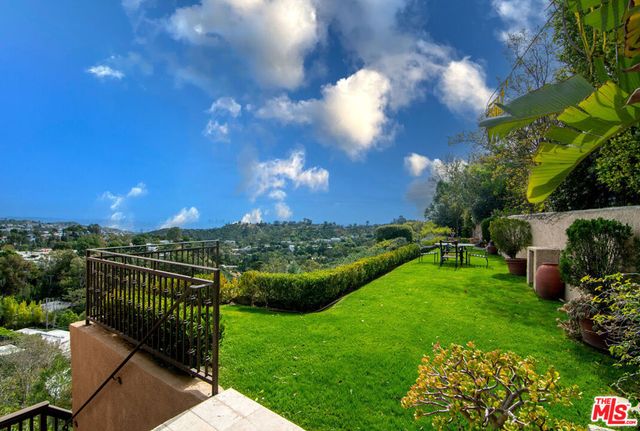 2480 Briarcrest Road, Beverly Hills, CA 90210